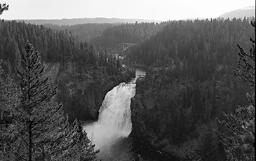 A picture of a waterfall in Yellowstone